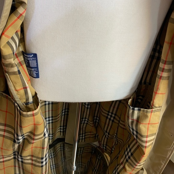 Vintage Burberry Trench w/Nova CHECK Lining🔥Made in 🇬🇧UPSCALE Details🔥GUC/C+ - Picture 7 of 16
